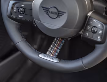 Interior MINI Cooper 5-door "Paul Smith Edition" [Worldwide] (F66) '2025–pr.