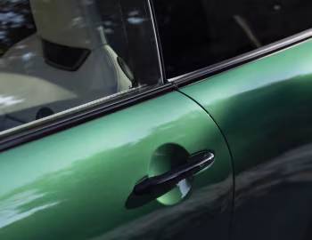 MINI Cooper C Favoured Trim [Worldwide] (F66) '2024–н.в.