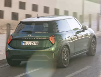 MINI Cooper C Favoured Trim [Worldwide] (F66) '2024–н.в.