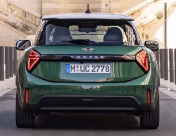 MINI Cooper C Favoured Trim [Worldwide] (F66) '2024–н.в.