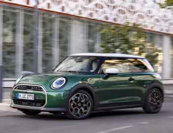 MINI Cooper C Favoured Trim [Worldwide] (F66) '2024–н.в.