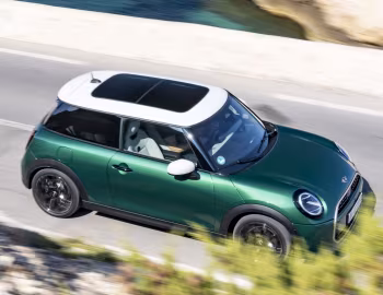 MINI Cooper C Favoured Trim [Worldwide] (F66) '2024–н.в.