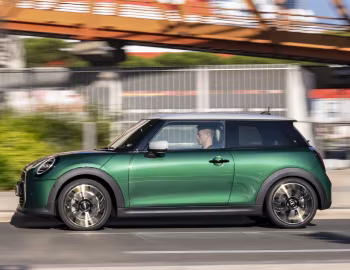 MINI Cooper C Favoured Trim [Worldwide] (F66) '2024–н.в.