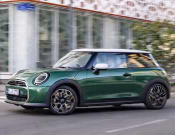 MINI Cooper C Favoured Trim [Worldwide] (F66) '2024–н.в.
