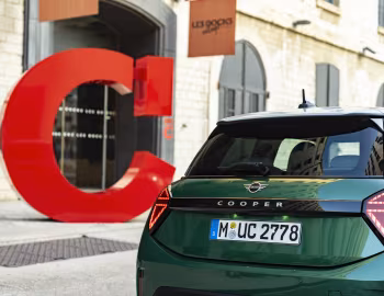 MINI Cooper C Favoured Trim [Worldwide] (F66) '2024–н.в.