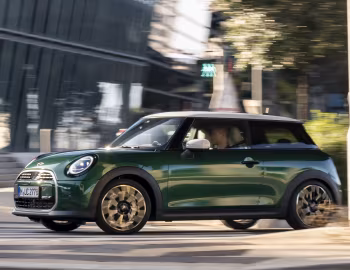 MINI Cooper C Favoured Trim [Worldwide] (F66) '2024–н.в.