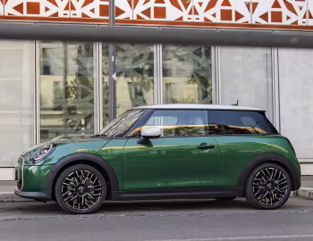 MINI Cooper C Favoured Trim [Worldwide] (F66) '2024–н.в.