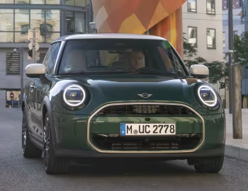 MINI Cooper C Favoured Trim [Worldwide] (F66) '2024–н.в.