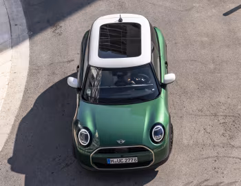 MINI Cooper C Favoured Trim [Worldwide] (F66) '2024–н.в.