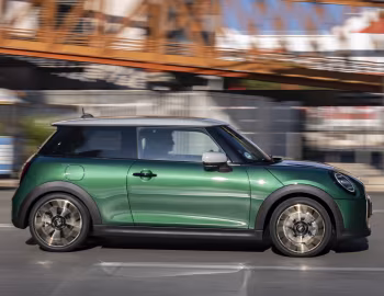 MINI Cooper C Favoured Trim [Worldwide] (F66) '2024–н.в.