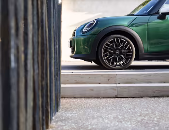 MINI Cooper C Favoured Trim [Worldwide] (F66) '2024–н.в.