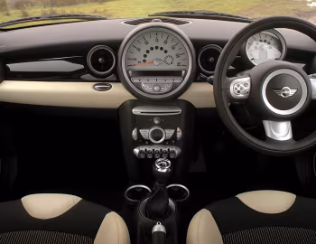 中控台 Mini Cooper D [UK-spec] (R56) '2007–10