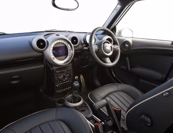 Інтэр'ер MINI Cooper D Countryman [UK-spec] (R60) '2010–14