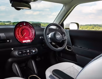 Передня панель MINI Cooper E [UK-spec] (J01) '2024–н.ч.