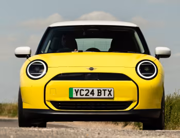 MINI Cooper E [UK-spec] (J01) '2024–н.ч.
