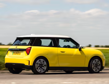 MINI Cooper E [UK-spec] (J01) '2024–н.ч.