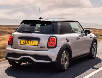 MINI Cooper S [UK-spec] (F56) '2021–pr.