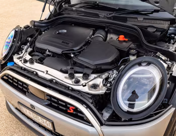 Bajo el capó MINI Cooper S [Australia] (F66) '2024–pr.