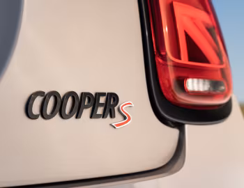 MINI Cooper S [UK-spec] (F56) '2021–pr.