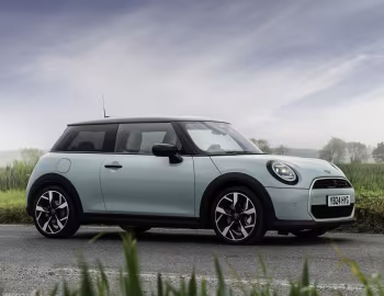 MINI Cooper S [UK-spec] (F66) '2024–pr.