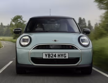 MINI Cooper S [UK-spec] (F66) '2024–pr.