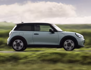 MINI Cooper S [UK-spec] (F66) '2024–pr.