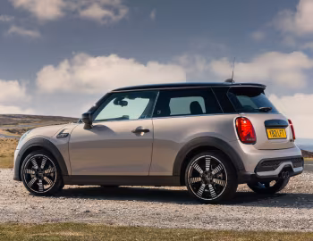 MINI Cooper S [UK-spec] (F56) '2021–pr.