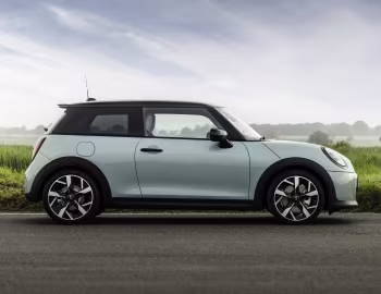 MINI Cooper S [UK-spec] (F66) '2024–pr.