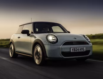 MINI Cooper S [UK-spec] (F66) '2024–pr.