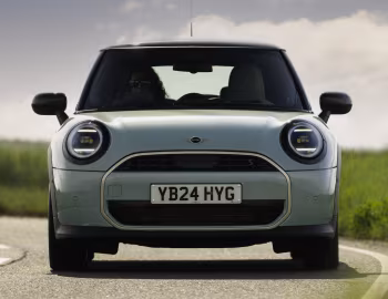 MINI Cooper S [UK-spec] (F66) '2024–pr.