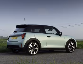 MINI Cooper S [UK-spec] (F66) '2024–pr.