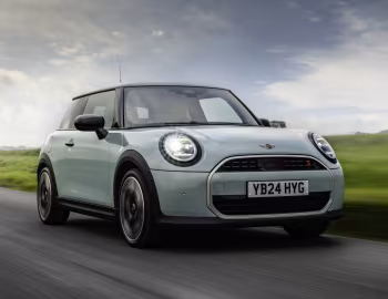 MINI Cooper S [UK-spec] (F66) '2024–pr.