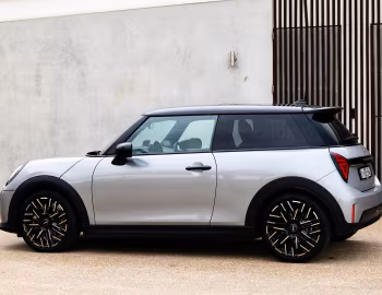 MINI Cooper S [Australia] (F66) '2024–pr.