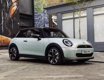 MINI Cooper S [UK-spec] (F66) '2024–pr.