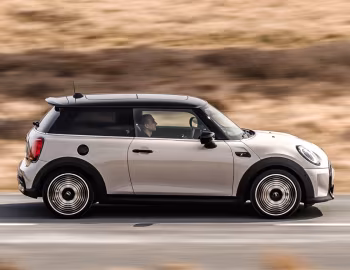 MINI Cooper S [UK-spec] (F56) '2021–pr.