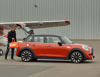 Mini Cooper S 5-door [UK-spec] (F56) '2014–18