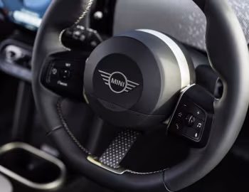 Intérieur MINI Cooper 5-door [UK-spec] (F66) '2024–pr.