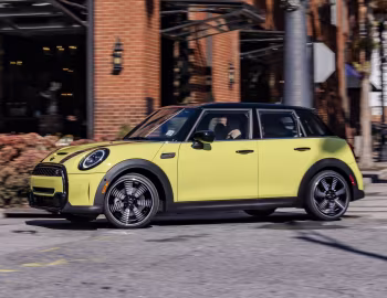 2022–н.в. MINI Cooper S 5-door [North America] (F56) '2021–н.в.