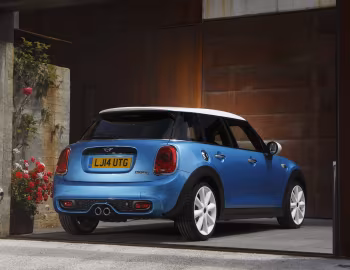 Mini Cooper S 5-door [Worldwide] (F56) '2014–18