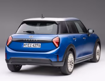 MINI Cooper S 5-door Favoured Trim [Worldwide] (F66) '2024–pr.