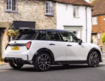 MINI Cooper S 5-door John Cooper Works Package [UK-spec] (F66) '2024–н.в.