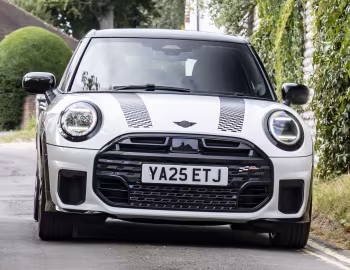 MINI Cooper S 5-door John Cooper Works Package [UK-spec] (F66) '2024–н.в.