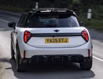 MINI Cooper S 5-door John Cooper Works Package [UK-spec] (F66) '2024–н.в.