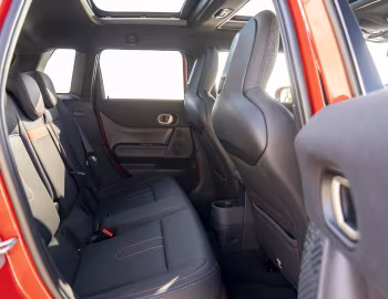 Интерьер MINI Cooper S 5-door John Cooper Works Package [Worldwide] (F66) '2024–н.в.