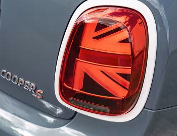 MINI Cooper S 5-door "Multitone Edition" [Worldwide] (F56) '2022–pr.