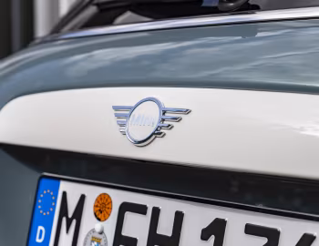 MINI Cooper S 5-door "Multitone Edition" [Worldwide] (F56) '2022–pr.
