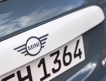 MINI Cooper S 5-door "Multitone Edition" [Worldwide] (F56) '2022–pr.