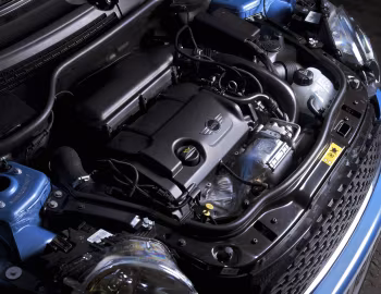 Під капотом Mini Cooper S "Bayswater" [UK-spec] (R56) '2012–13