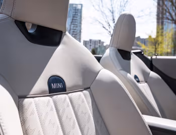 Интерьер MINI Cooper S Cabrio [China] (F67) '2025–н.в.