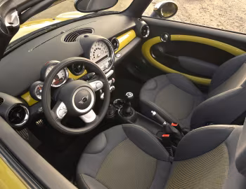 Інтэр'ер 2010 Mini Cooper S Cabrio [North America] (R57) '2009–10